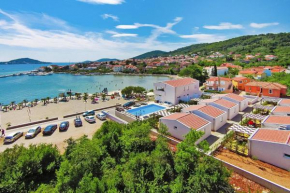 Apartments Dalmatia in Preko, island Ugljan, with swimmingpool